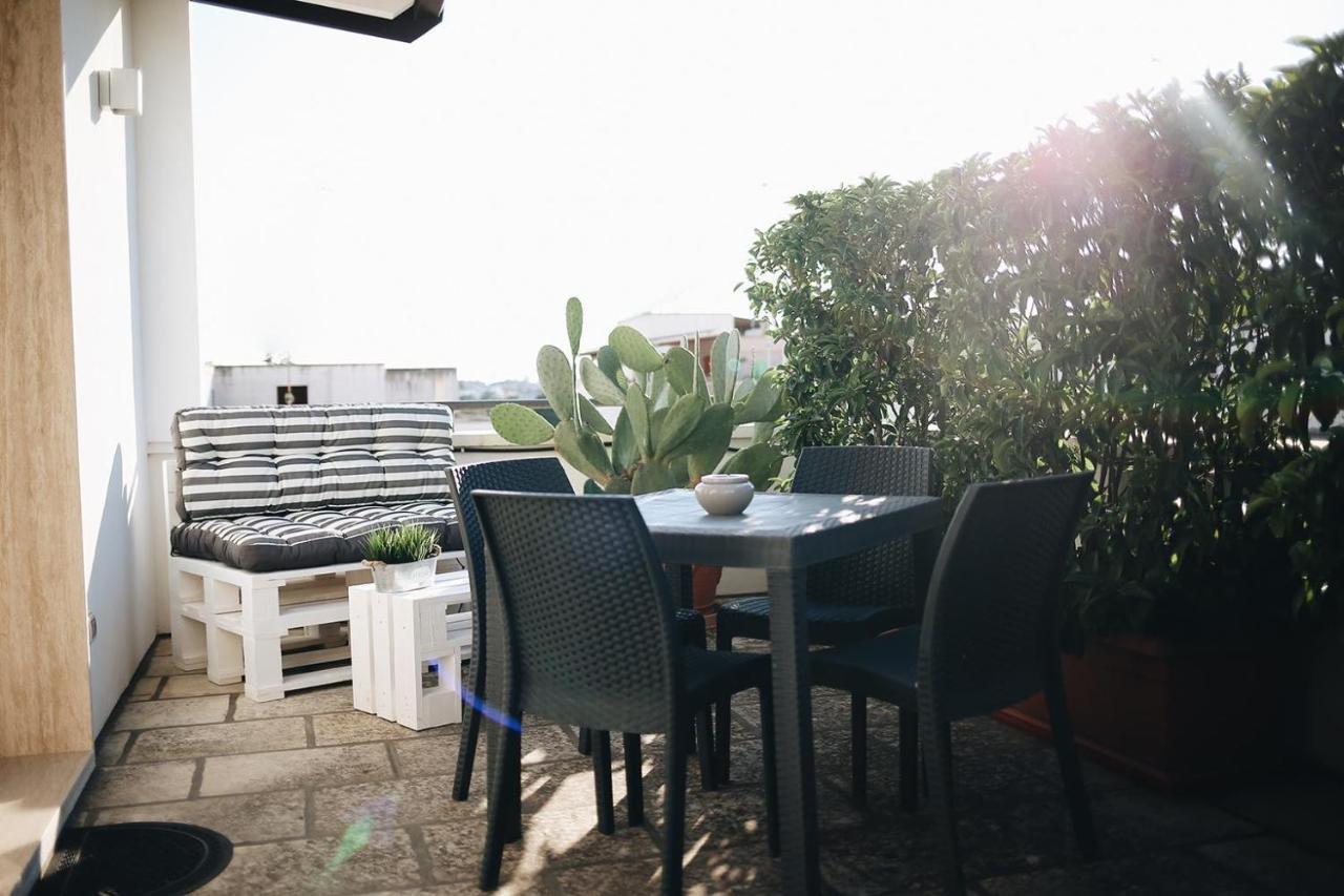 Le Home Rooms Lecce Exterior photo